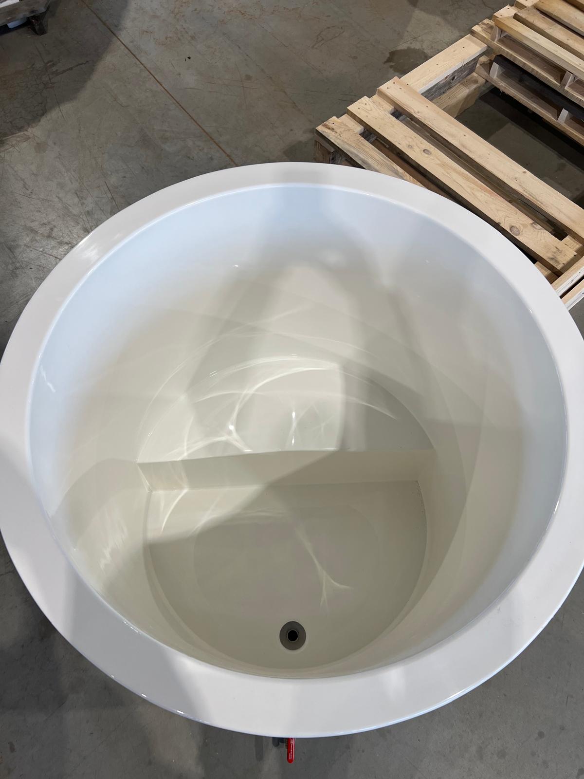 Ergo ice bath with cooling machine and pallet.