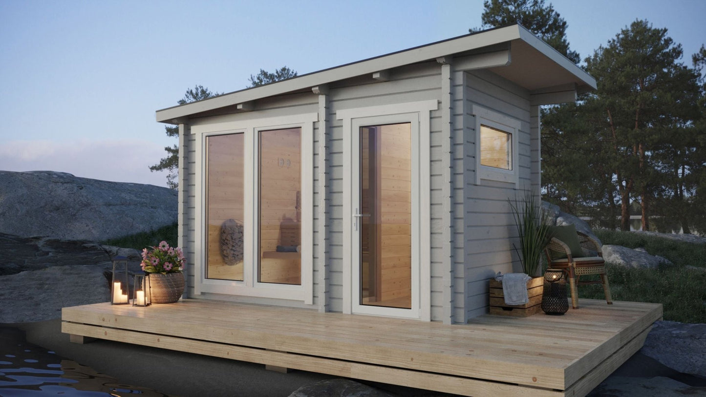 Sauna exterior Nordica con puertas de cristal y vestuario.
