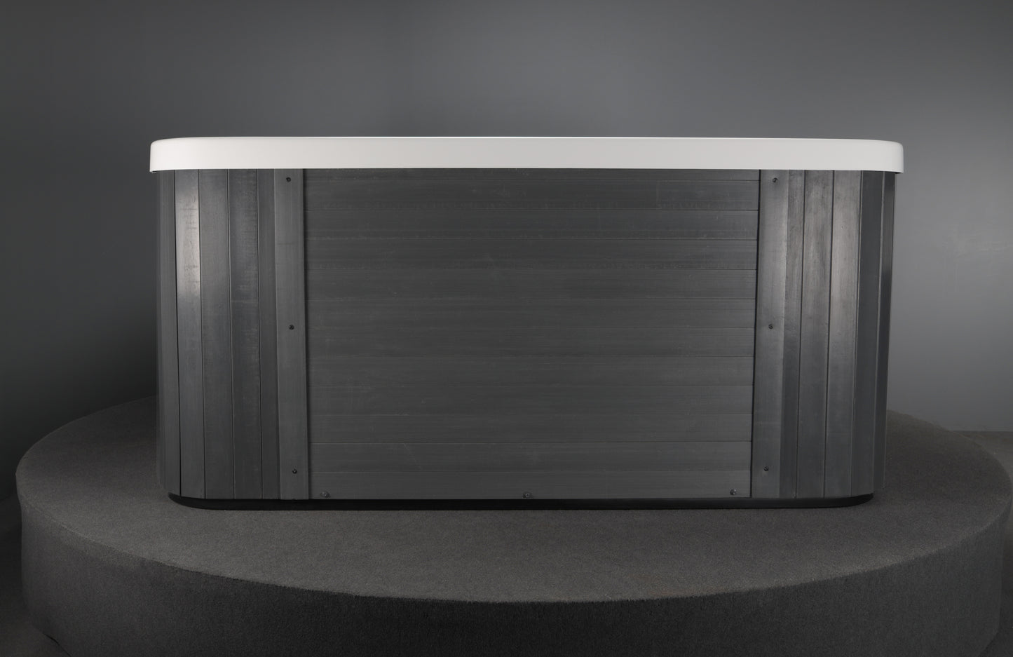Outdoor Jacuzzi Vellamo S in minimalist design.