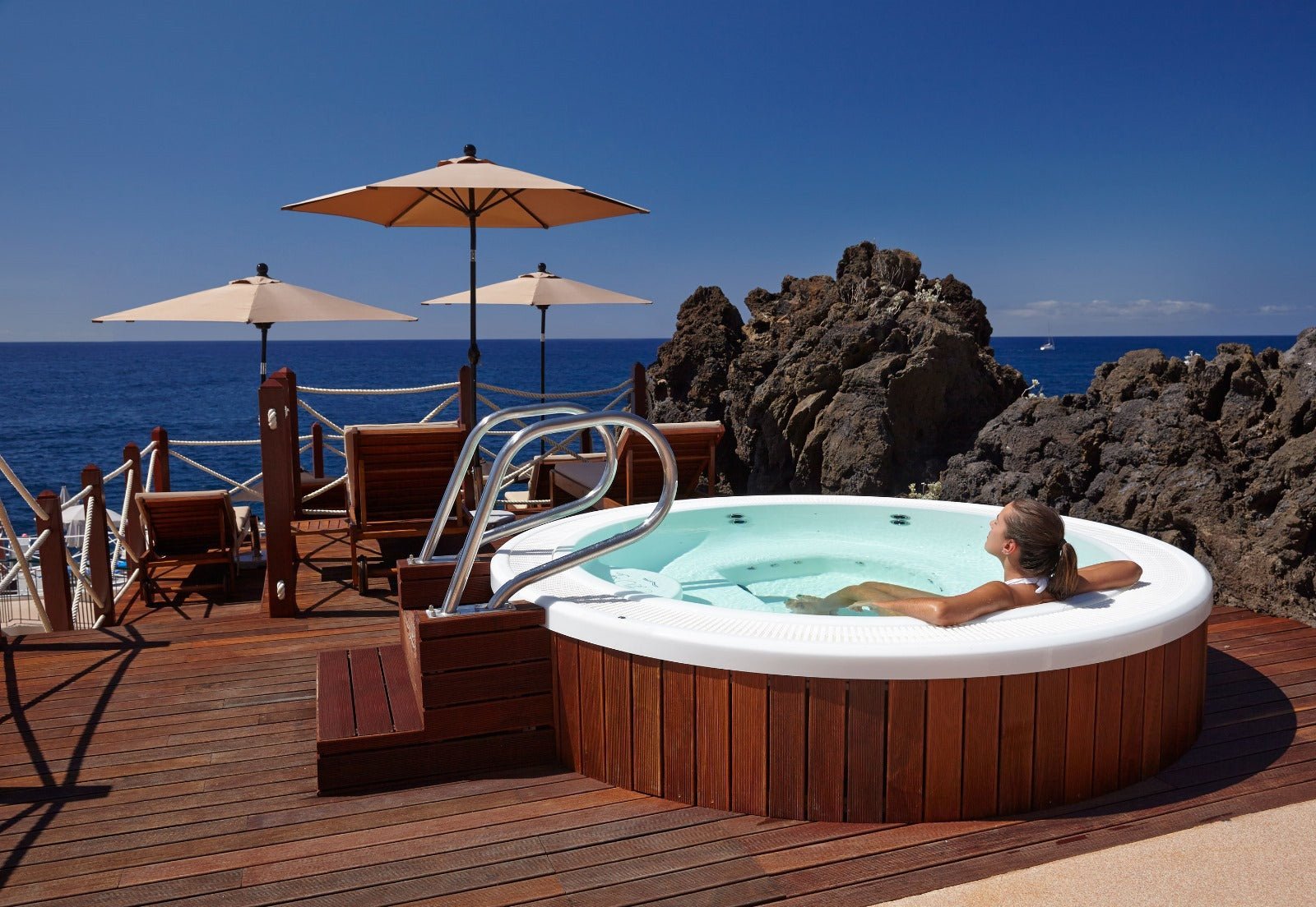Jacuzzi in Portugal: Essential Guide - Saunamo