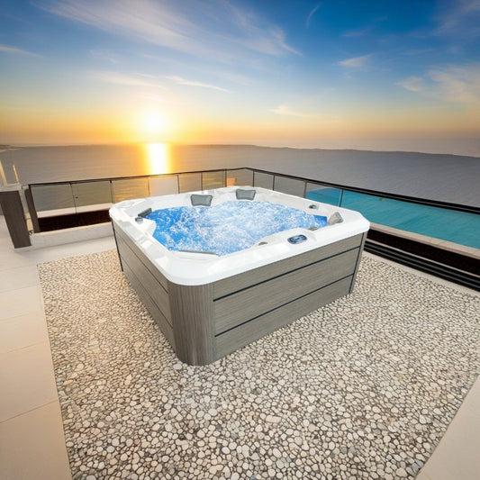 Jacuzzi Hydra 200 em um terraço com vista para o oceano.