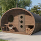 Sauna exterior Saunamo Hobbit 300 com design rústico e janelas redondas.