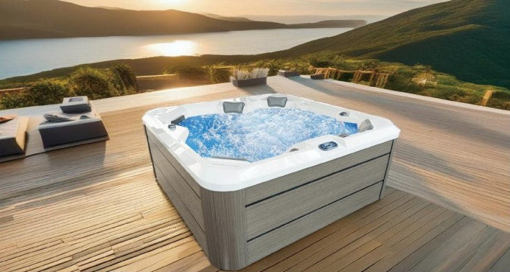 Jacuzzi Hydra 200 em um deck externo.