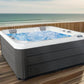 Jacuzzi Exterior Hydra 215 em um deck.