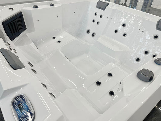 Outdoor Jacuzzi Hydra 215 - Saunamo