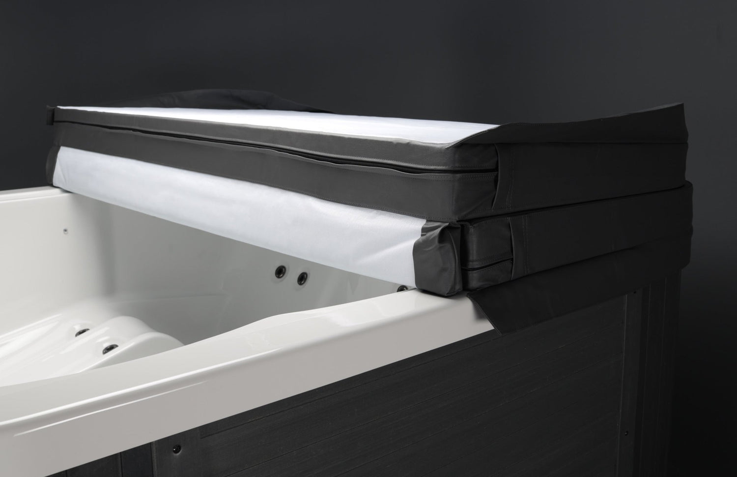 Outdoor Jacuzzi Vellamo L - Saunamo