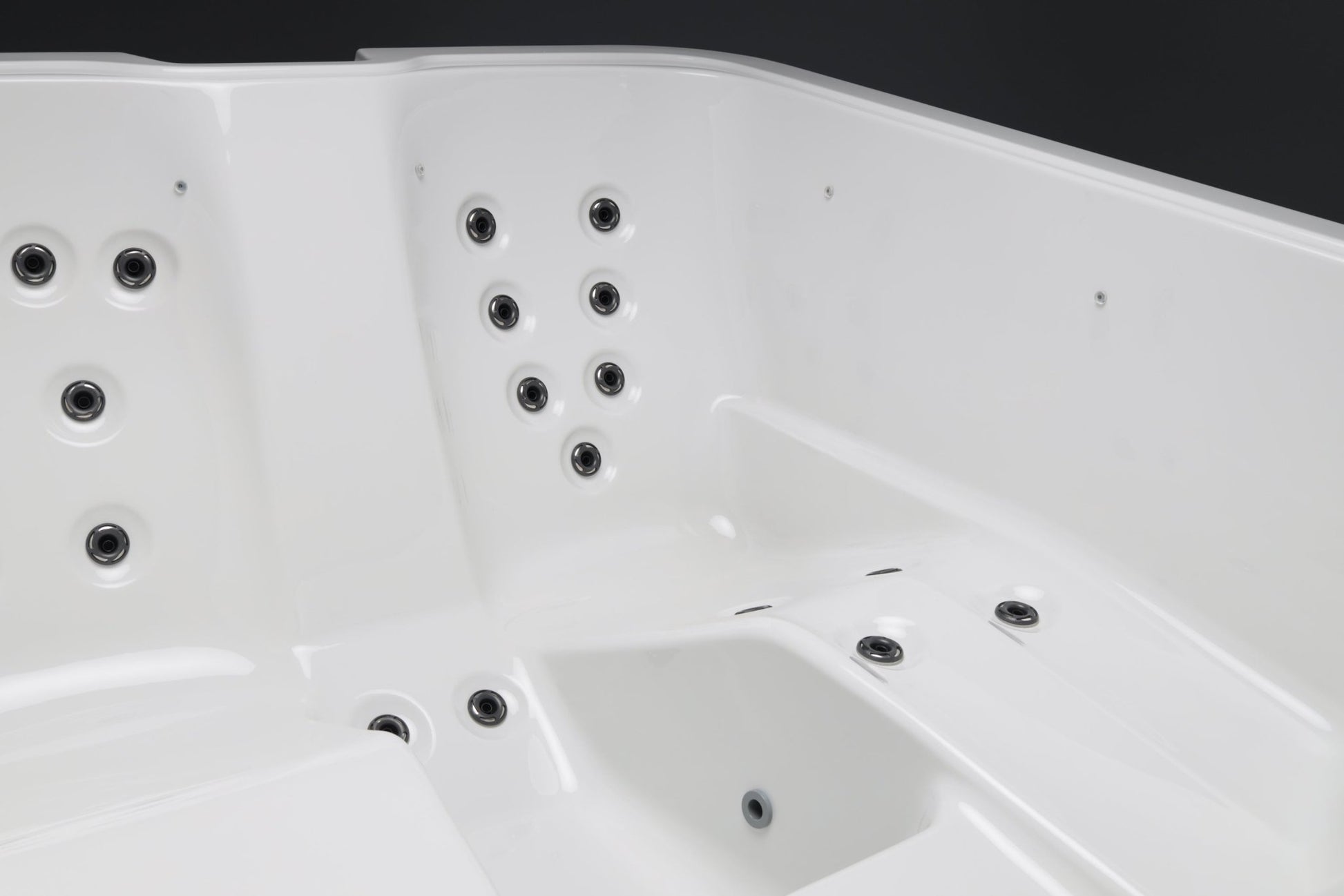 Outdoor Jacuzzi Vellamo S - Saunamo