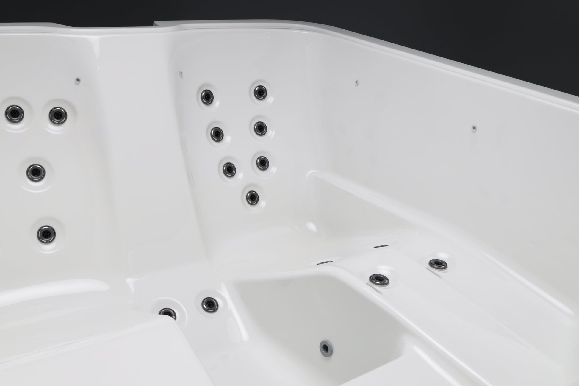 Outdoor Jacuzzi Vellamo S - Saunamo