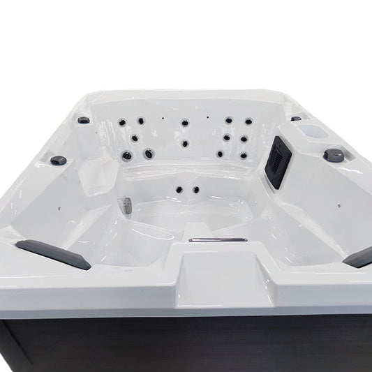 Jacuzzi Hydra 170 - Saunamo