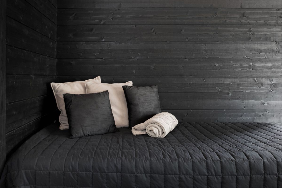 STRUKTUURI Panneau 15x176mm (Epicéa - Noir) - Lot de 5 - Saunamo